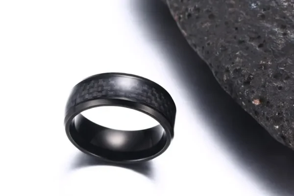 Black Carbon Fiber Inlay Men's Wedding Band - Image 5